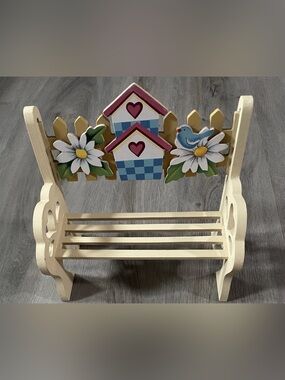 VTG Miniature Wooden Garden Bench Hand Painted Daisies Birdhouse Fits Ms. Rabbit